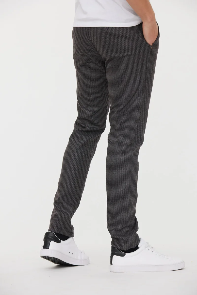 Pantalon chino NEILS Anthracite / Bordeaux L32 – Image 5