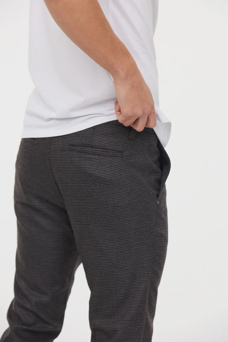 Pantalon chino NEILS Anthracite / Bordeaux L32 – Image 7