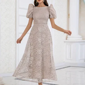 Robe de la mère de la mariée en dentelle champagne