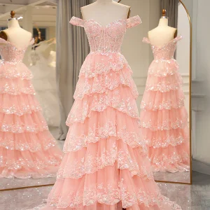 Robe longue de bal de fin d'année rose avec applications