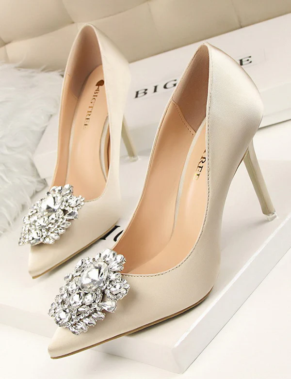Satin Strass Pompes – Image 2