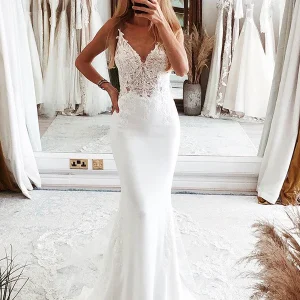 Robe de mariée blanche sirène en dentelle avec bretelles spaghetti et dos nu
