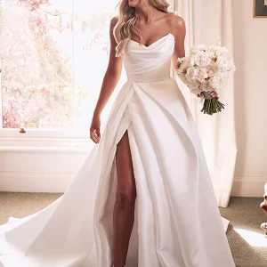 Robe de mariée simple en satin en forme de cœur