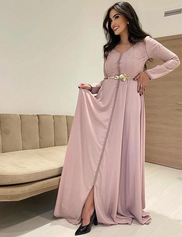Caftan Marocain Rose avec Broderie – Image 2