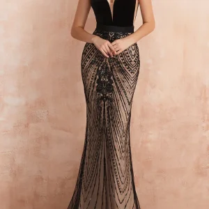 Robe de bal longue noire à décolleté plongeant en V et dos nu