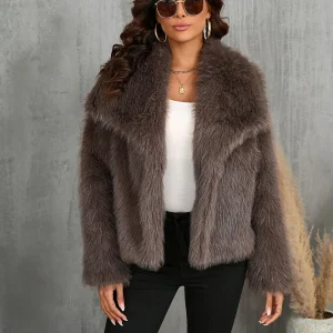 Manteau d'hiver court et moelleux en peluche pour femme avec revers à café