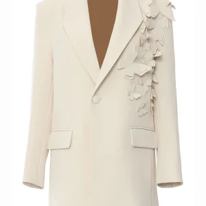 Veste féminine à une rangée de boutons, avec revers en dentelle blanche, jabot et revers échancrés