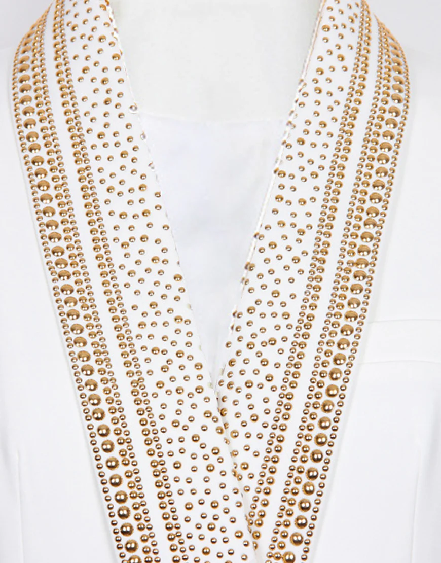 Blazer féminin à revers en cachemire blanc, double-breasted, avec perles et ceinture – Image 3