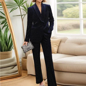 Costume féminin slim fit à rayures fines blanches tachetées avec revers en cachemire bleu marine et ceinture