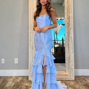 Robe de bal sirène bleu ciel sans bretelles à volants en cascade