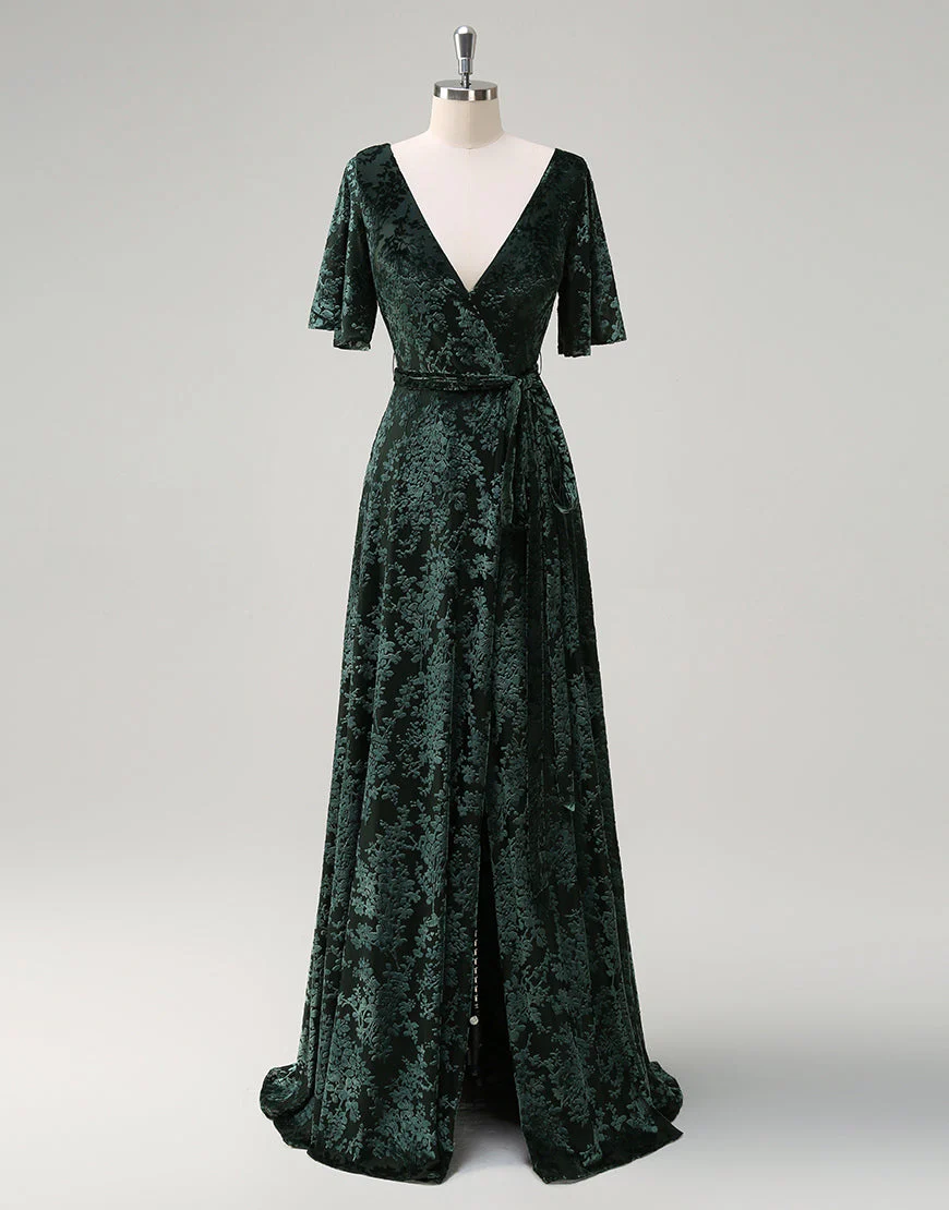 Robe de bal trapèze vert foncé avec appliques et manches mi-longues à col en V