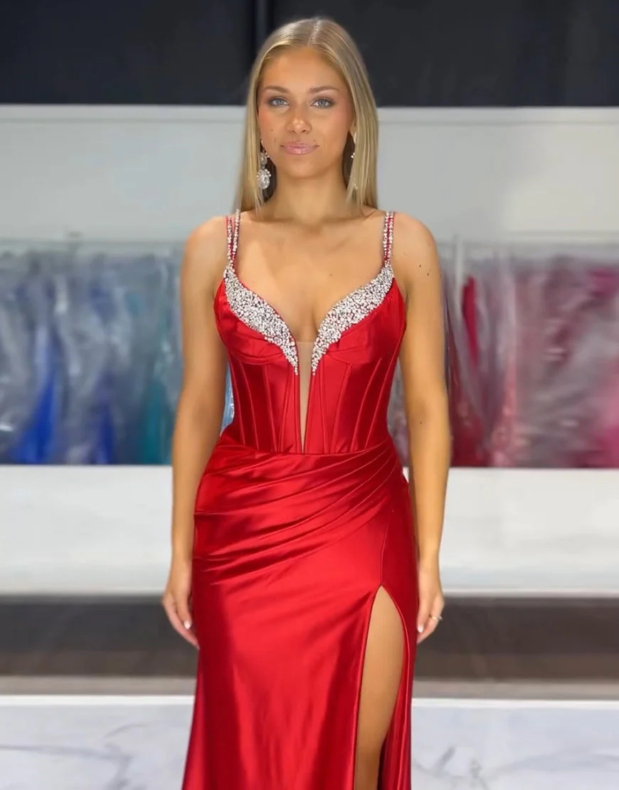 Robe de bal sirène à fines bretelles et cristaux à col en V avec fente – Image 6