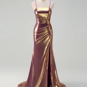 Robe de bal en spaghetti avec ruchage et fente de sirène dorée