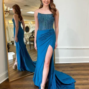 Robe de bal sans bretelles plissée à la mode avec cristaux