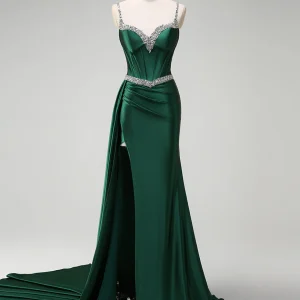 Robe de bal longue en satin vert foncé à fines bretelles et paillettes