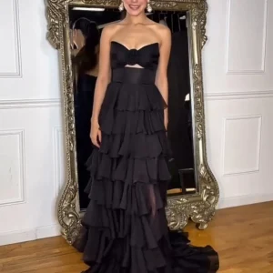 Robe de bal trapèze en mousseline de soie jaune à col en cœur et à volants