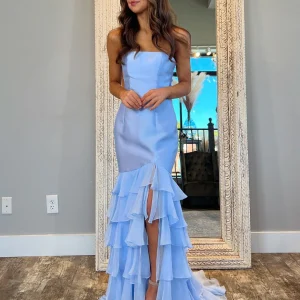 Robe de bal sirène en tulle sans bretelles à col bateau et à volants