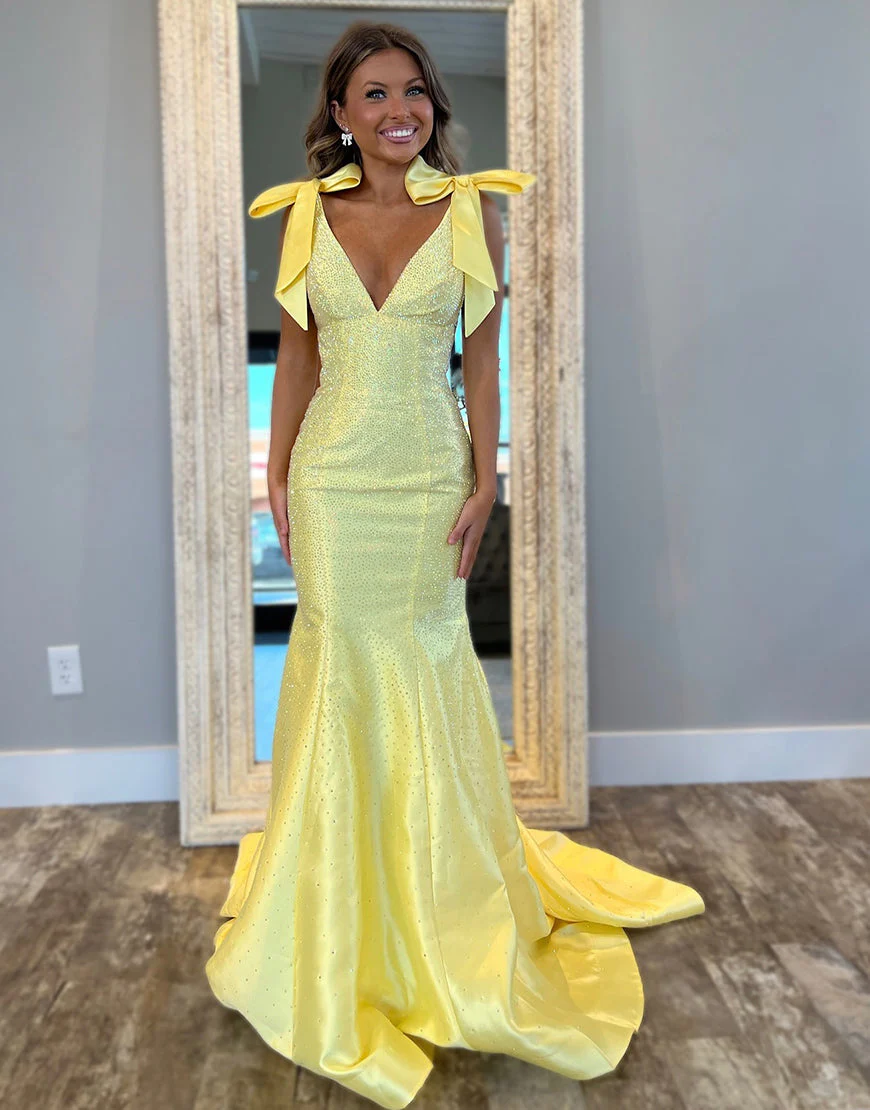 Robe de bal jaune sirène avec col en V et traîne – Image 2