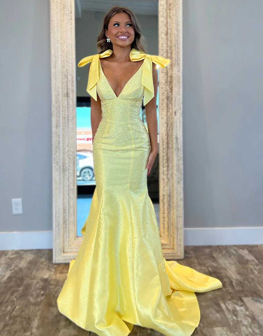 Robe de bal jaune sirène avec col en V et traîne – Image 3