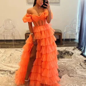 Robe de bal en tulle à volants et manches courtes orange