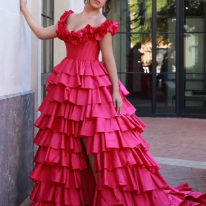 Robe de bal trapèze fuchsia à épaules dénudées et volants