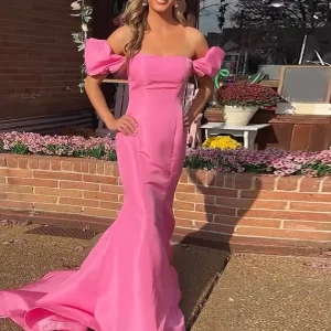 Robe de bal sirène sans bretelles à col bateau et traîne