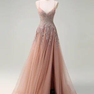 Robe de bal trapèze en tulle blush avec appliques en dentelle spaghetti