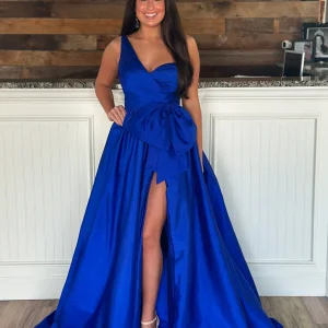 Robe de bal longue en satin bleu royal à une épaule et coupe trapèze avec nœud