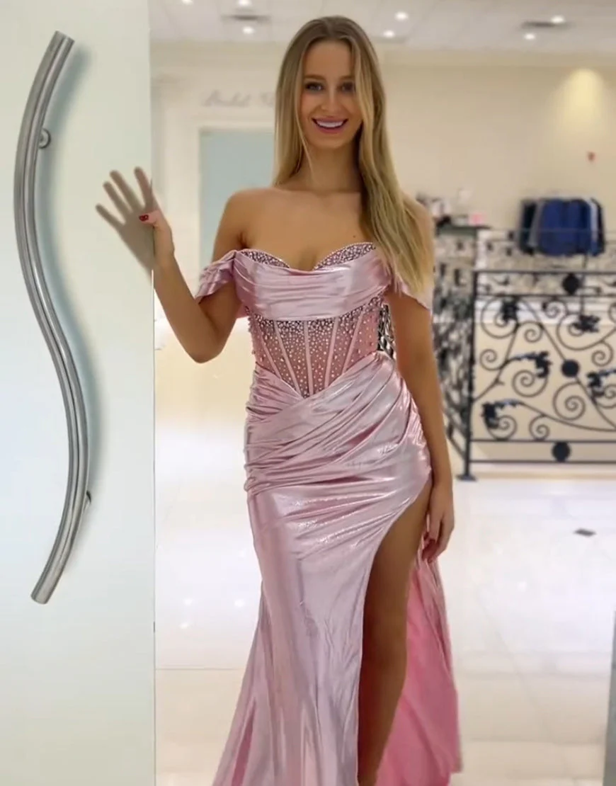 Robe de bal longue rose à épaules dénudées et perles – Image 3