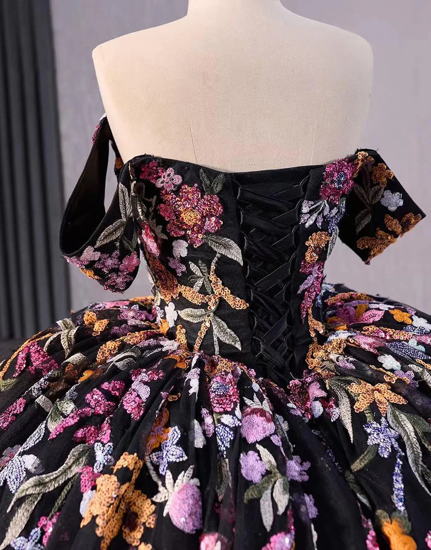 Robe de princesse noire à épaules dénudées et broderies appliquées – Image 4