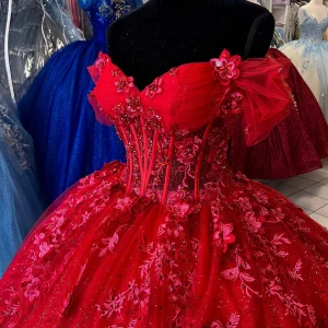 Robe de bal en tulle rouge scintillante à épaules dénudées et appliques