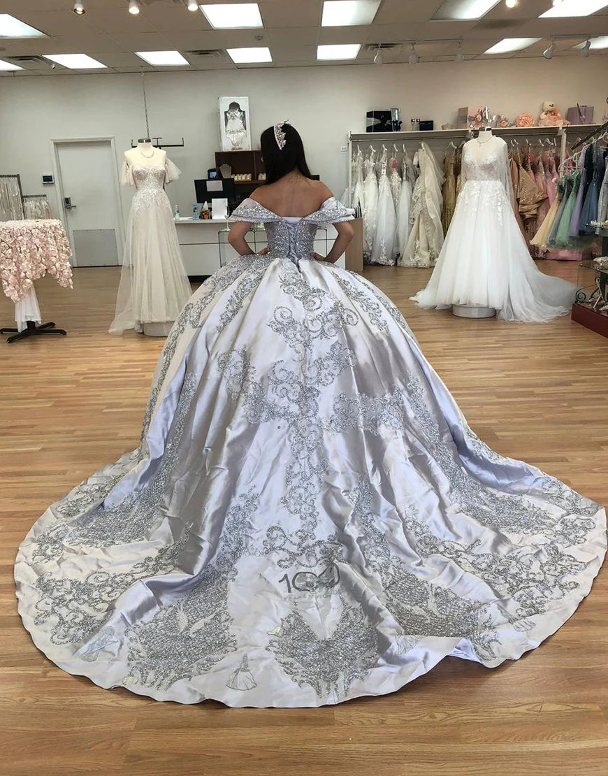 Robe de princesse Quinceanera argentée à épaules dénudées et paillettes appliquées en satin – Image 3