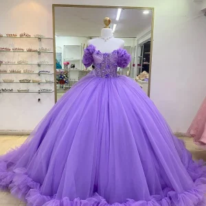Robe de bal en tulle à épaules dénudées et fleurs violettes en 3D