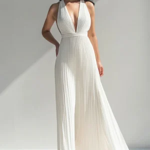 Robe longue formelle plissée à col licou dos nu ivoire en mousseline de soie