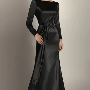 Robe Mère de la mariée en satin satiné noir à manches longues