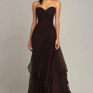 Robe formelle à volants froncés marron foncé