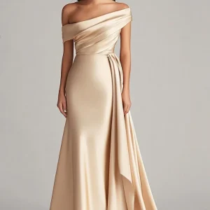 Robe formelle en satin champagne à une épaule avec ceinture
