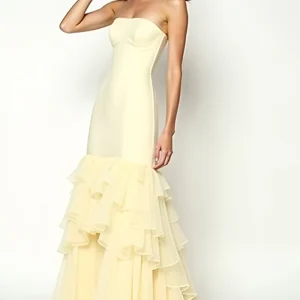 Robe de bal à volants sans bretelles jaune