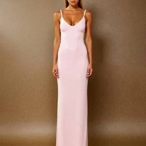 Robe longue formelle simple à bretelles spaghetti rose clair