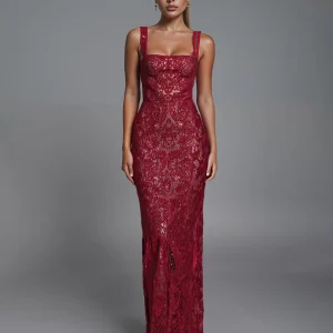 Robe de soirée fourreau à col carré en dentelle rouge foncé