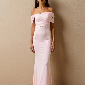 Robe de soirée en mousseline de soie sirène rose clair à épaules dénudées