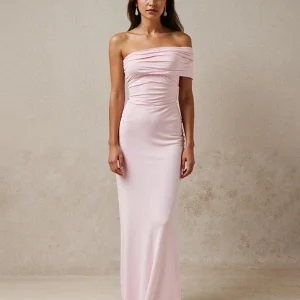 Robe de soirée longue fourreau froncé rose clair à une épaule