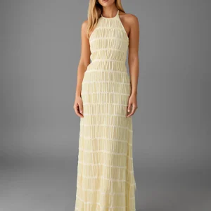 Robe de soirée en mousseline de soie plissée dos nu jonquille