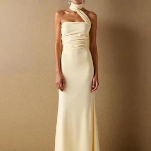 Robe de soirée longue dos nu en satin satiné jonquille