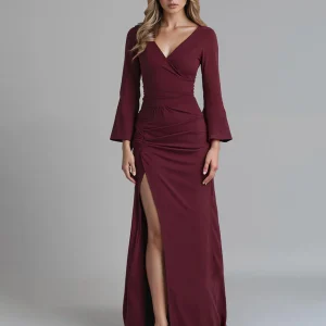 Robe de soirée sirène en satin à col en V rouge foncé avec fente