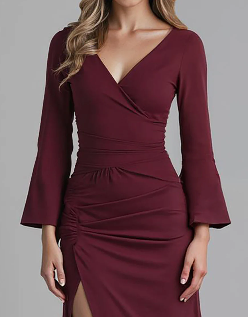 Robe de soirée sirène en satin à col en V rouge foncé avec fente – Image 4