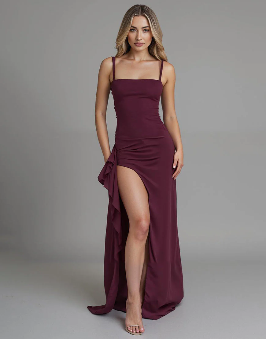 Robe de soirée en satin fourreau à bretelles spaghetti rouge foncé avec fente