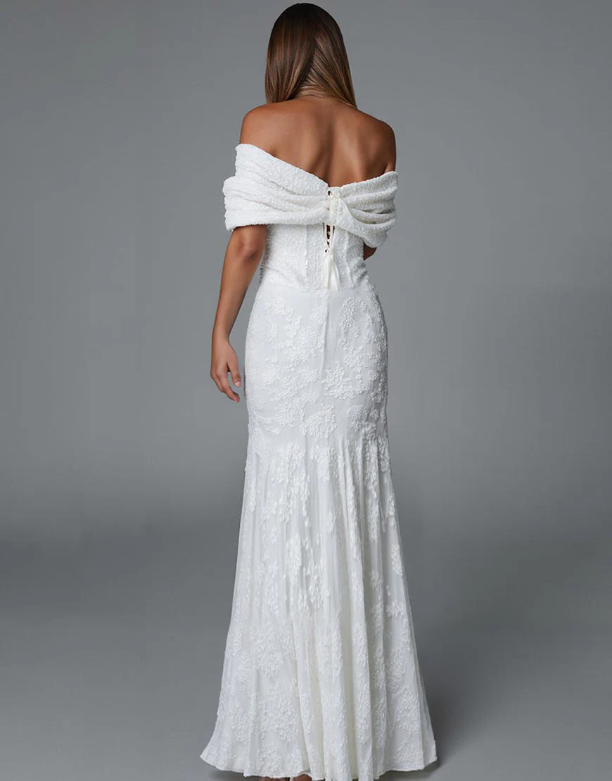 Robe de soirée sirène ivoire à épaules dénudées avec dentelle – Image 3