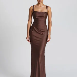 Robe de soirée longue en satin sirène café