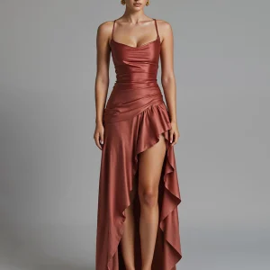 Robe de soirée Cabernet fourreau haut bas à volants